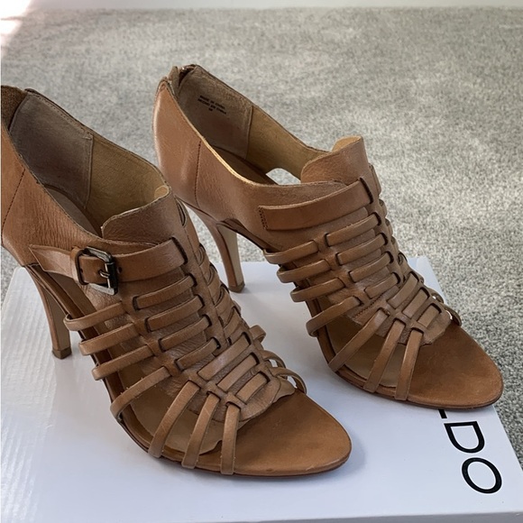 TanLeather Heels - Picture 1 of 7